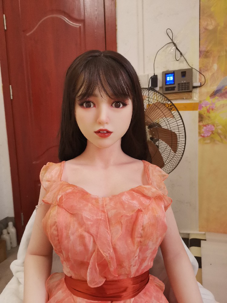 全硅胶1.45米，植发，身材不错，1400邮自理！