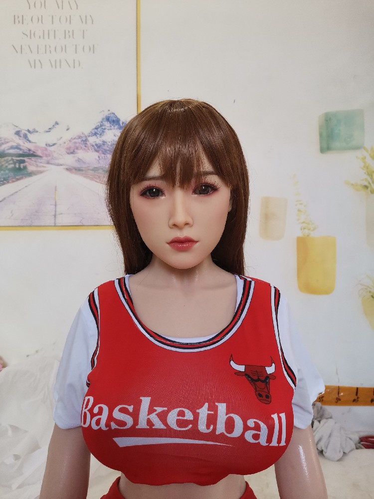 全硅胶1.45米，大腿有点压痕，1400邮自理！