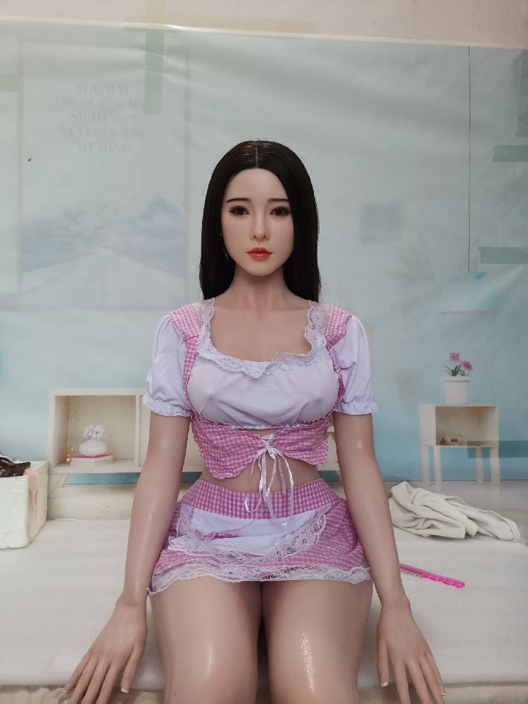 （AA566） 春水堂夏雨全硅胶1.65米软硅胶头植发，带活动下巴+口腔舌头可口+下ti夹吸+触摸发音+指骨，身材好，12月底刚买，成色新，2500邮自理！