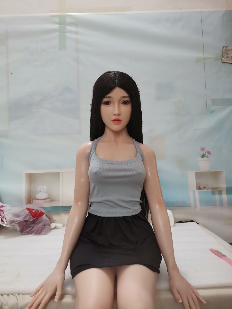 (AA508) 春水堂全硅胶1.45米，大腿有点磨损，1100邮自理！