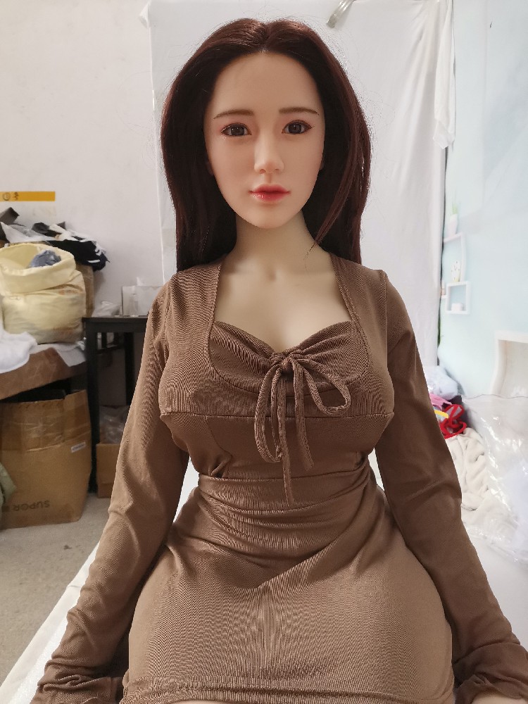 （BA535）  1.65米，硅胶头植发，带触发音功能，身材好，880邮自理！