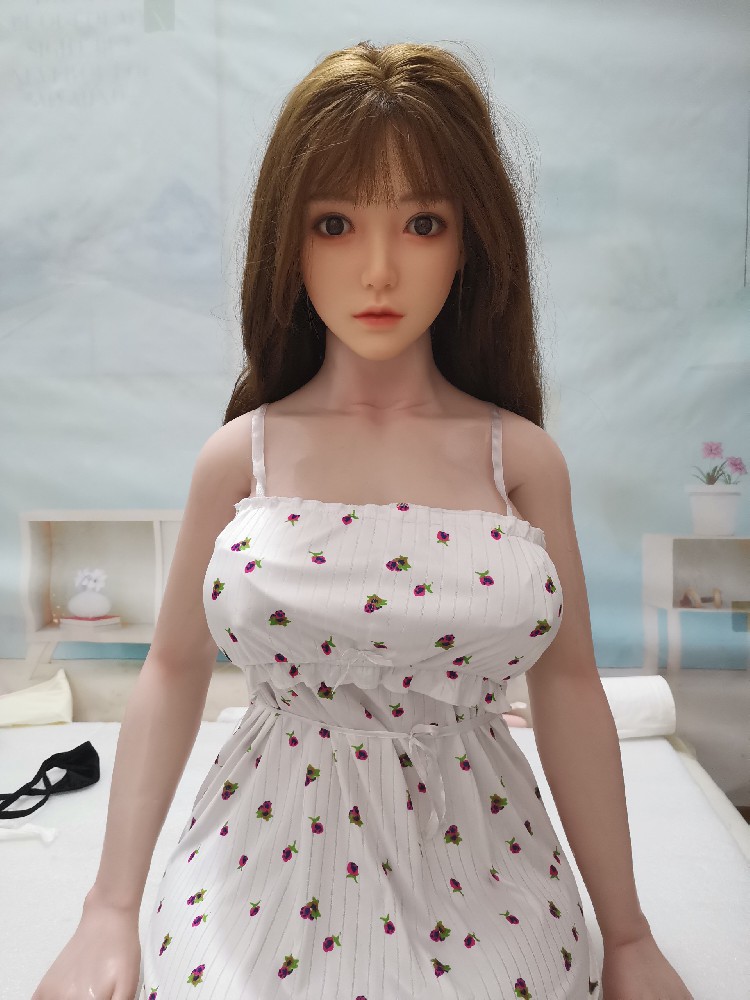 （AAA553）全硅胶1.65米，植发，带指骨，身材很好，1900邮自理！