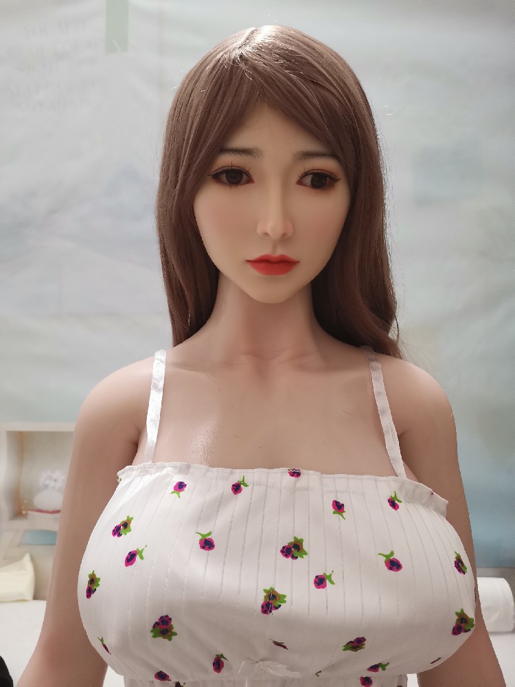 （AAA553）春水堂全硅胶1.65米软硅胶头带活动下巴口腔舌头，带指骨，身材很好，1900邮自理！