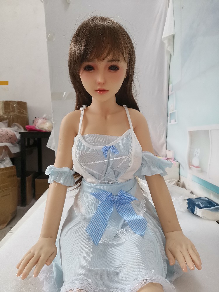 （AA321）俊影全硅胶1.23米，带指骨，身材很好，无钉站立，980邮自理！